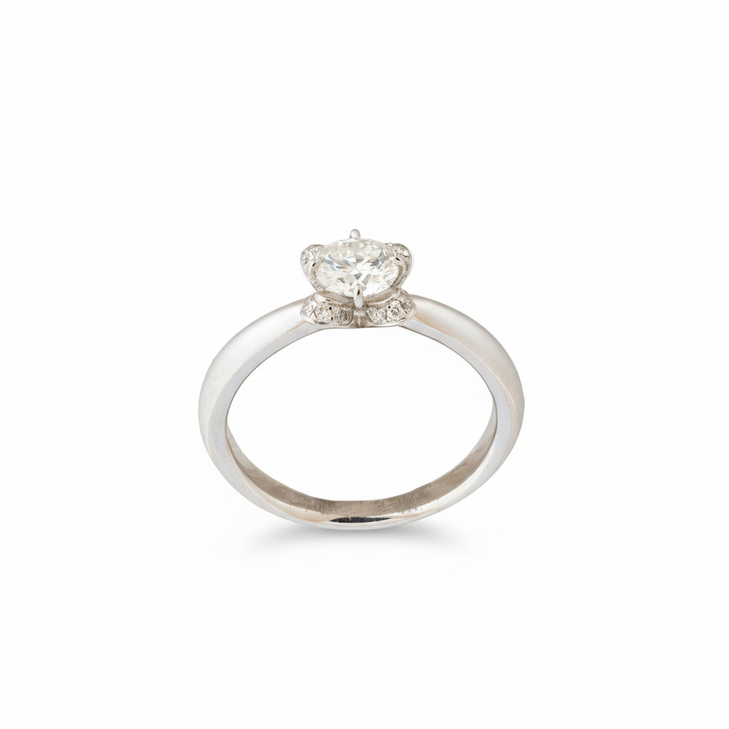 Petal Solitaire- Everyday Sparkle